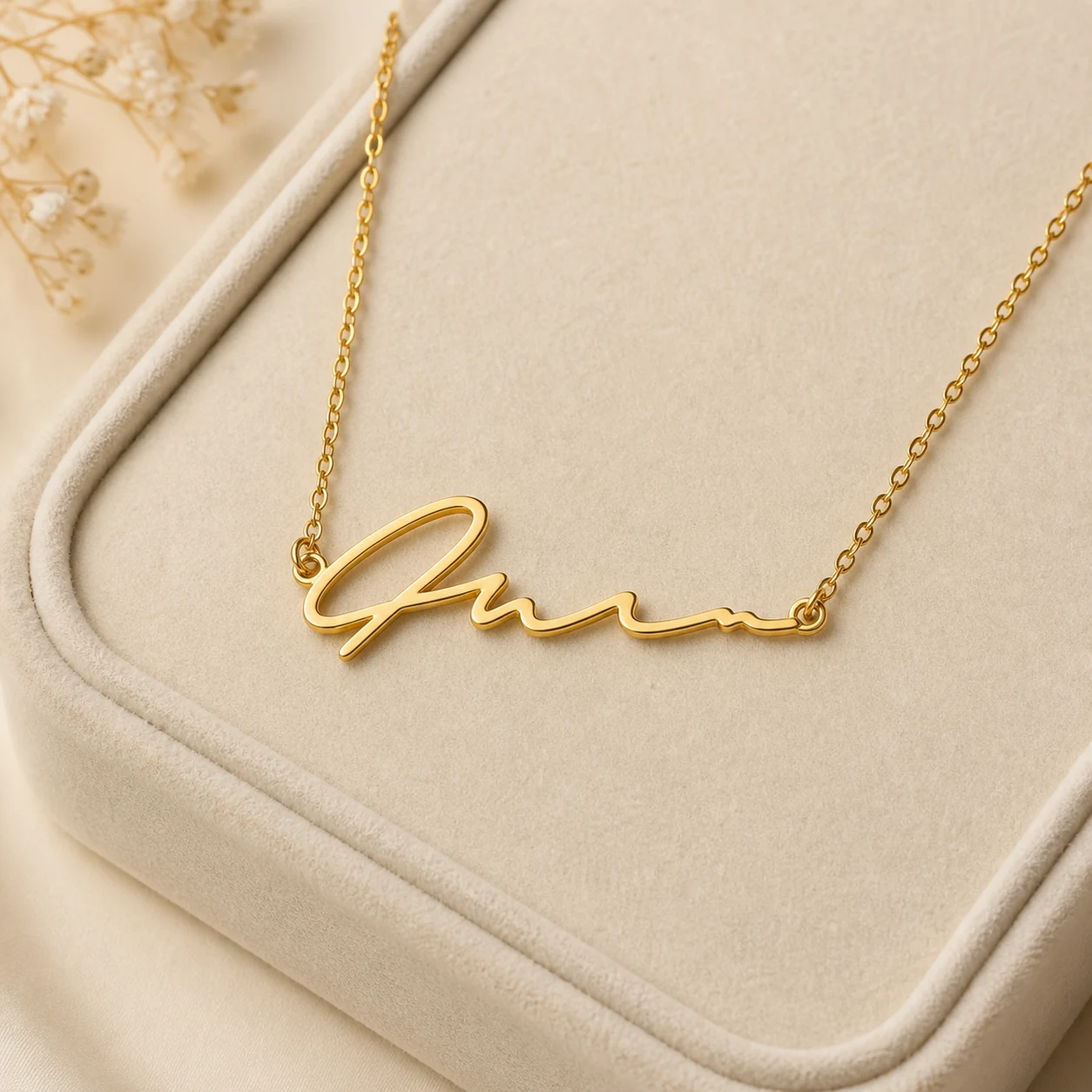 Personalized gold name necklace product photo