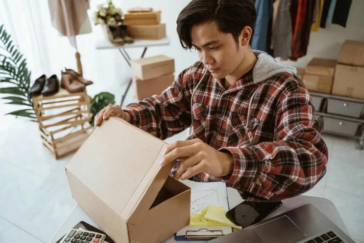 Dropshipping vs Affiliate Marketing: Which to Start in 2026